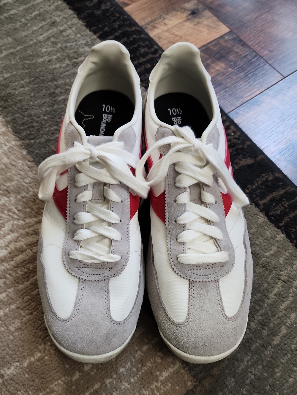 No Boundaries Men's Athletic Sneakers White, Gray & Red